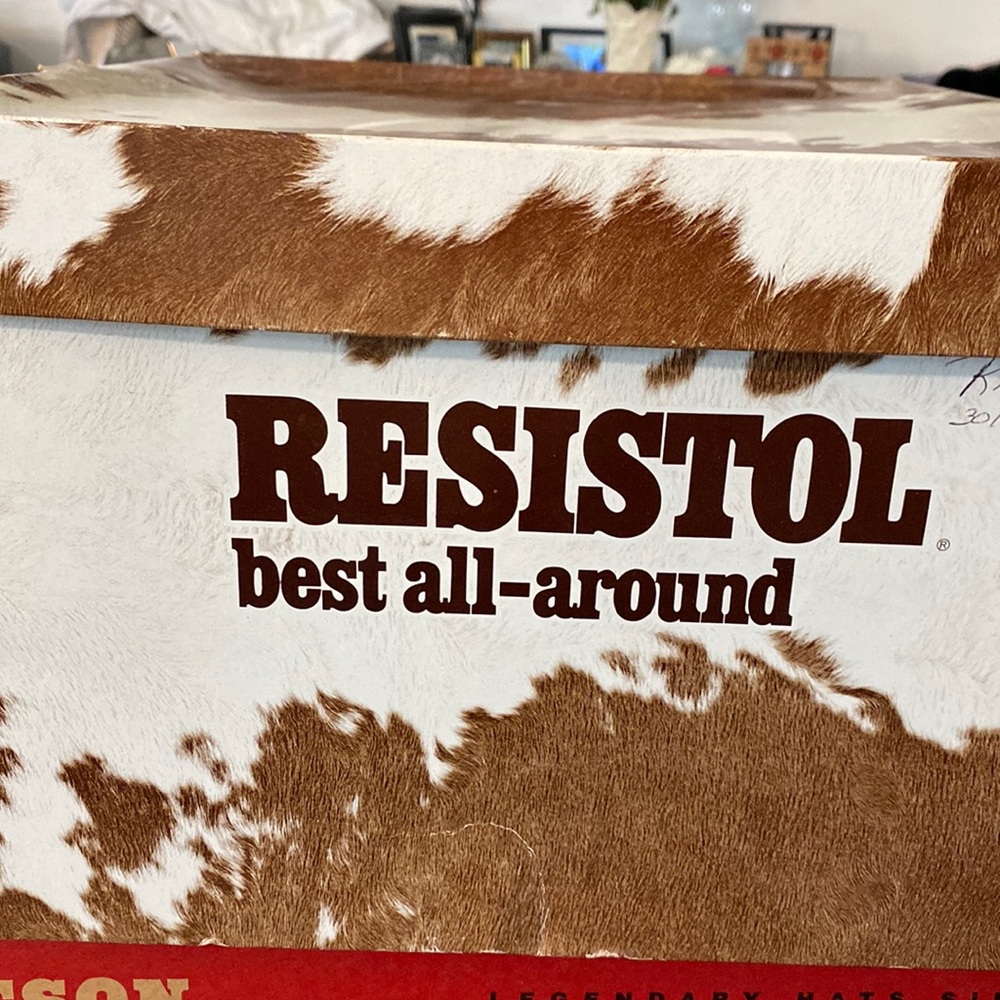 New in box.  Never worn.  Resistol Quicksilver 7 ⅝